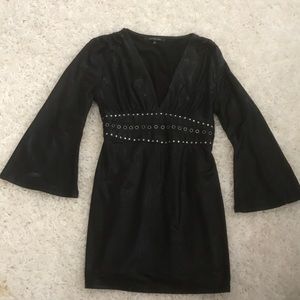 Black size Medium top w silver grommets